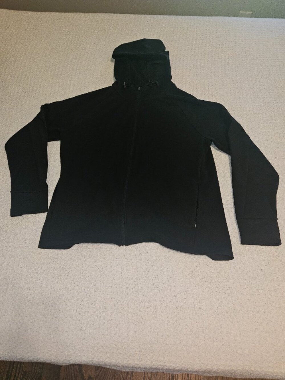 Black knit hoodie by Avia, zip pockets,, XXL